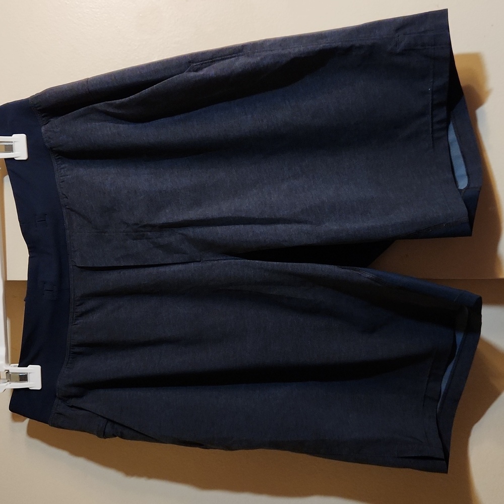 Lululemon☆ T.H.E Short 9" - Picture 4 of 9